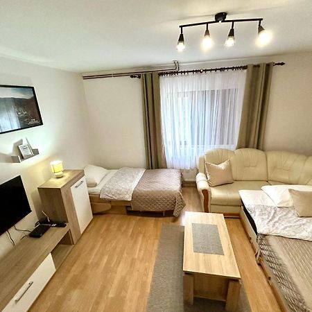Apartment & Room Monika Rakovica Bagian luar foto