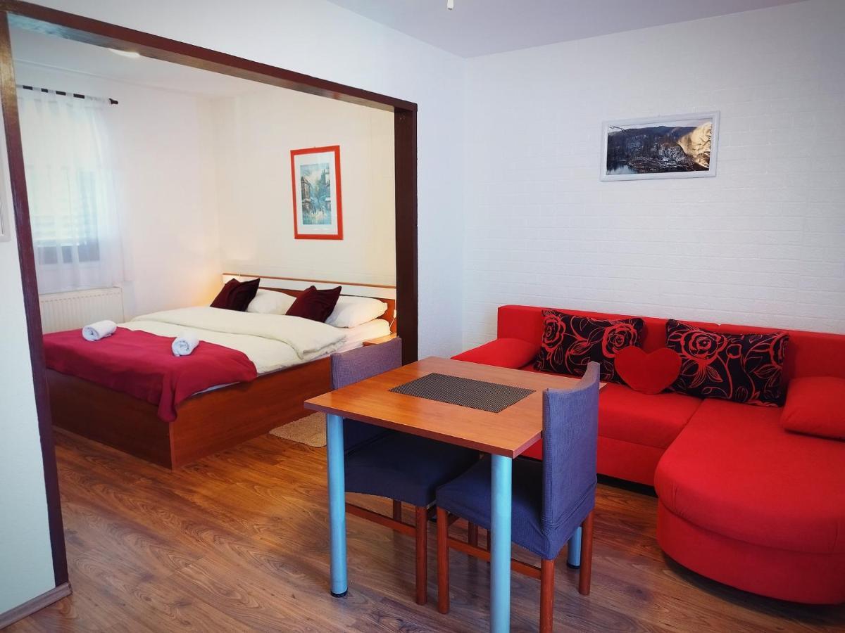 Apartment & Room Monika Rakovica Bagian luar foto