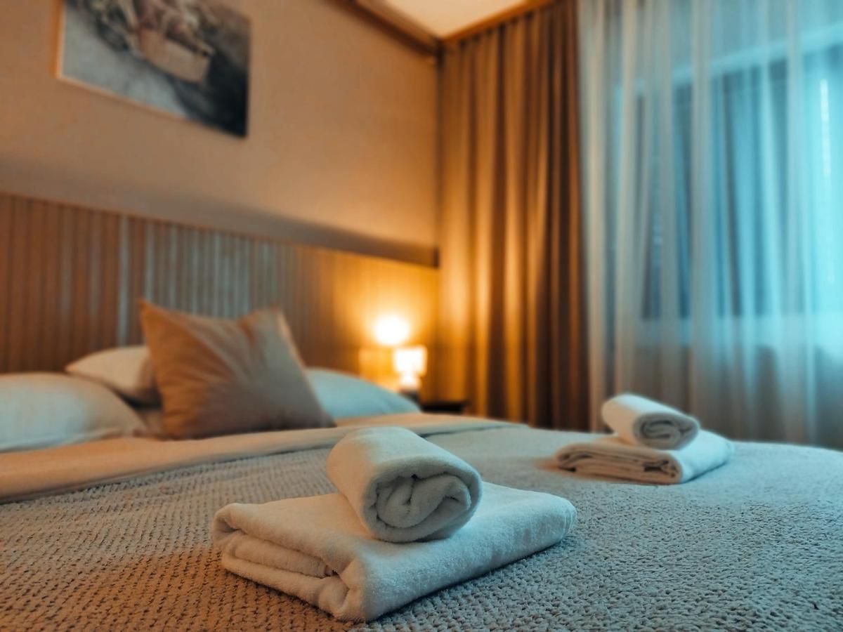 Apartment & Room Monika Rakovica Bagian luar foto